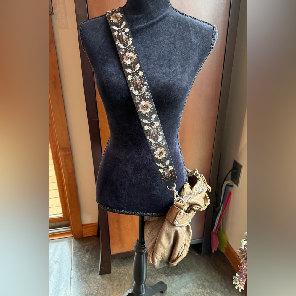 Vintage Lambskin rare Liebskind Berlin bag with purposeful distressed look. Boho - Picture 8 of 16